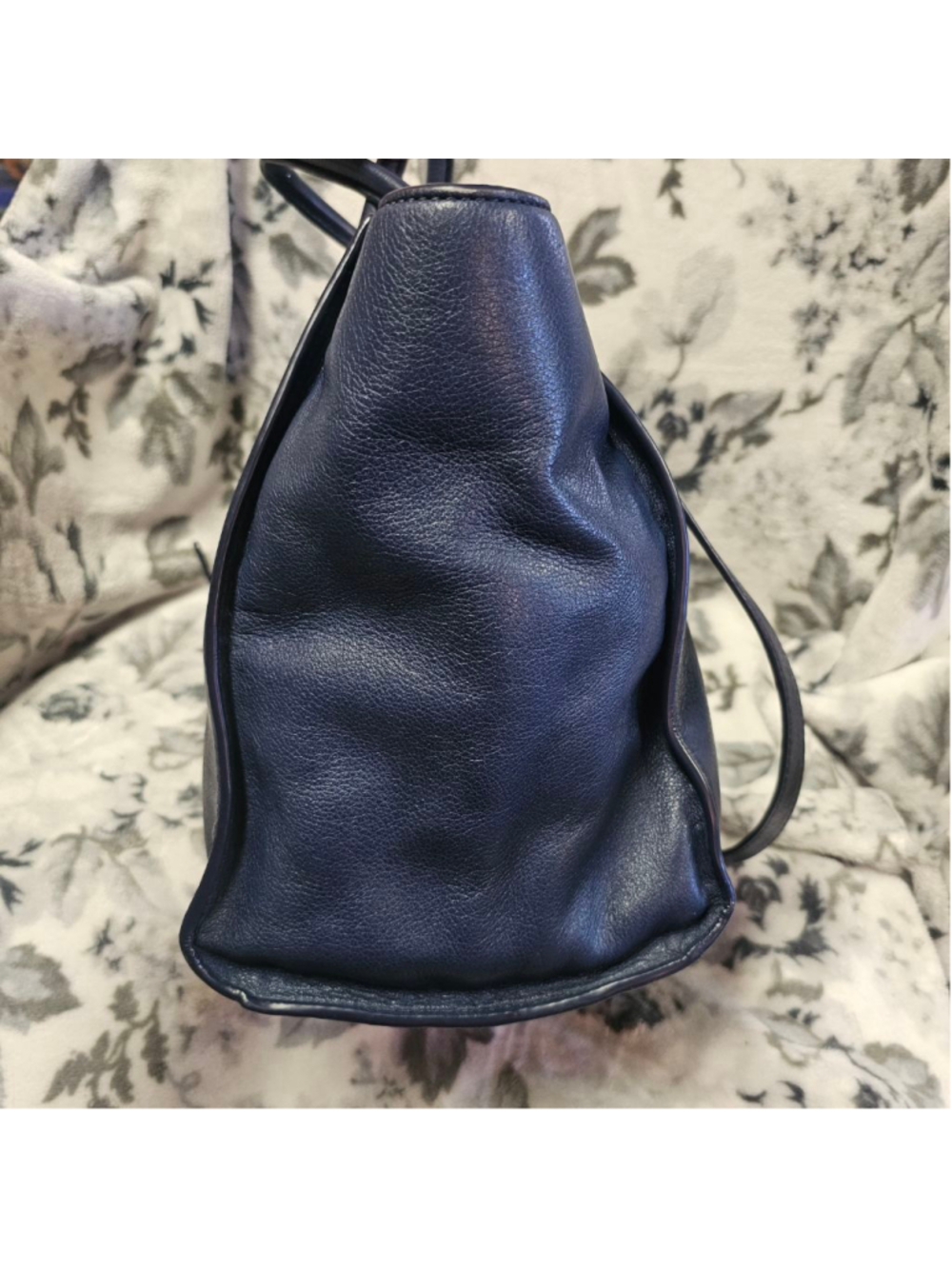 Michael Kors Sutton Medium Navy Blue Leather Satchel - Excellent Condition - Picture 5 of 10